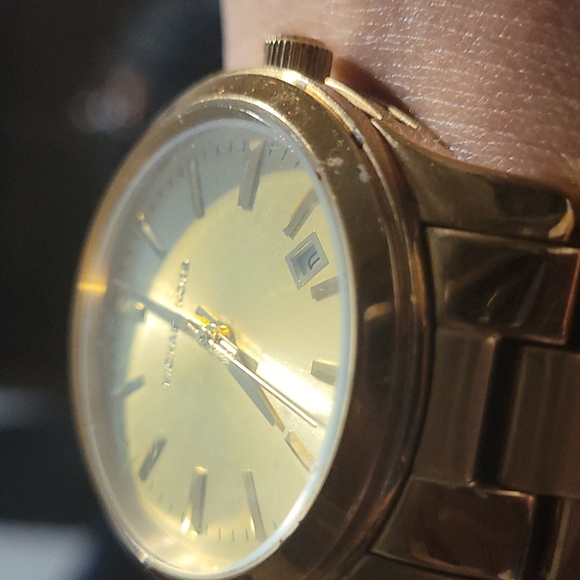 Gold Michael Kors watch - Picture 4 of 8